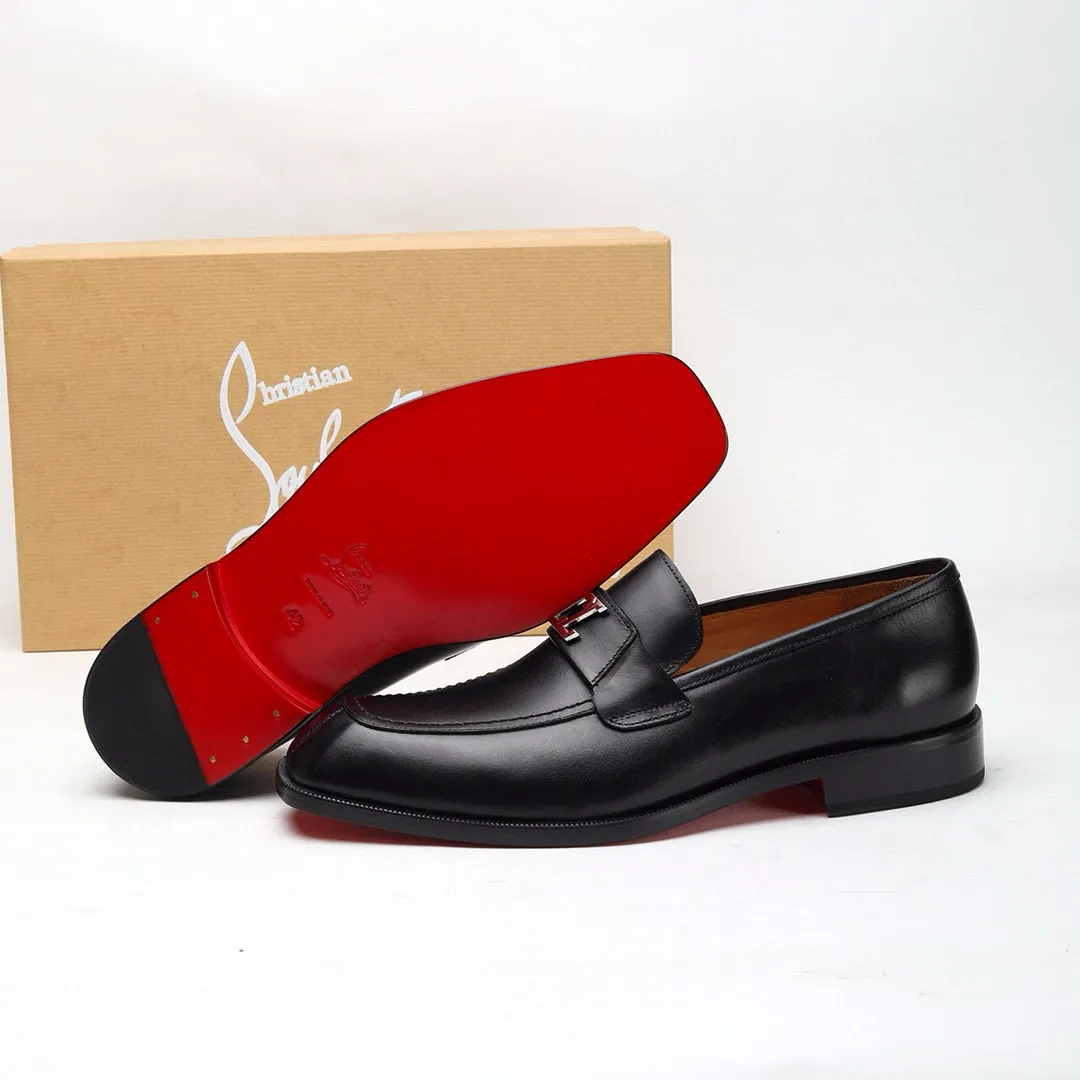 Batch 1,080 yuan 💰••New real shots••CL～High-end men’s 👔casual•loafers with red soles! ••🆑Genuine and top-quality goods from original orders ••✅💯 Purchase goods from top-quality original orders! Original imported patterned cowhide ➕Imported cowhide lining ➕Cowhide feet ➕Original leather outsole~🉑️Feel free to compare the authentic ones! Size: 38-44 (45.46.47 can be customized)
